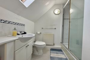 Ensuite- click for photo gallery